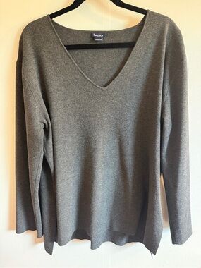 Splendid Medium Charcoal Gray V Neck Fine Knit Sweater Oversized Side Slit Soft